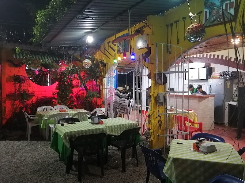 Pizza Y Algo Más