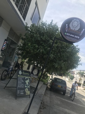 Academia de Barbería León de Judá