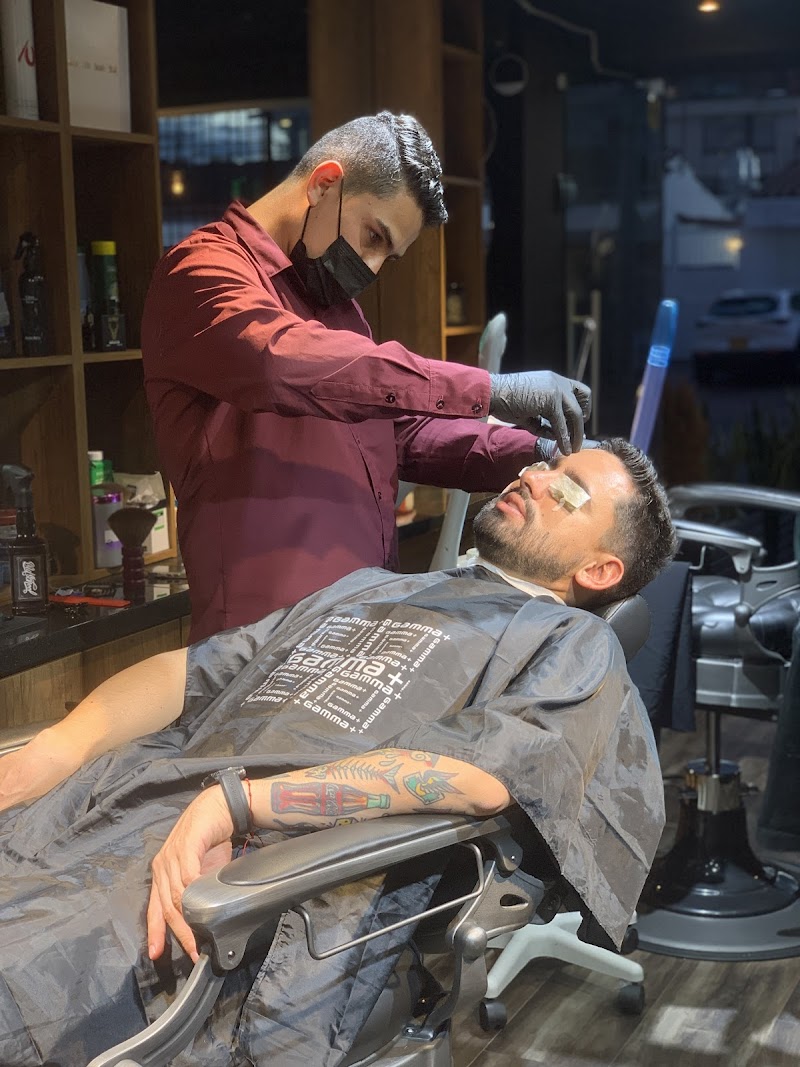 CLUB-MAN BARBERÍA CLÁSICA