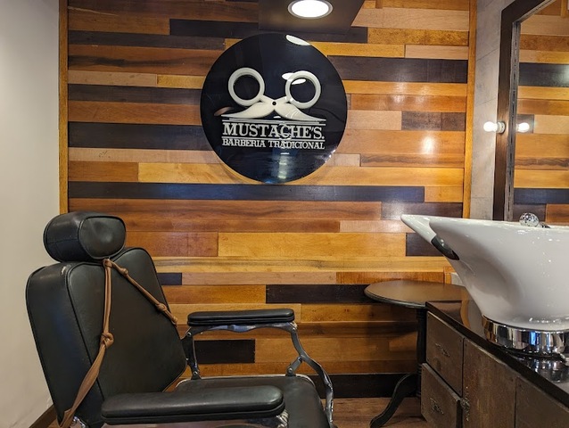 Mustaches Barbería 119