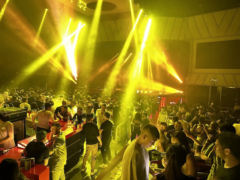 THEATRON