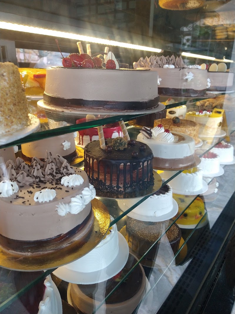 Panadería Kuty, Lago