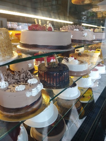 Panadería Kuty, Lago