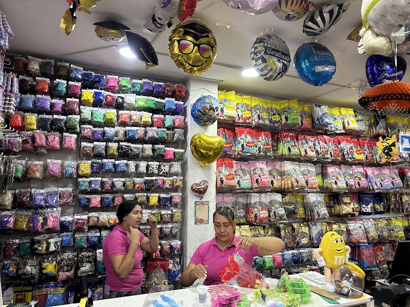 Piñateria , juguetería y bodega mayorista Mundo piñatas la 91 suba