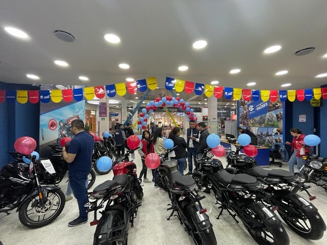 Lobi Motos UMA Bajaj