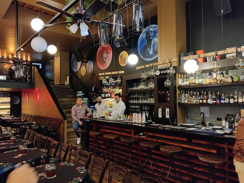 Idilio Bar