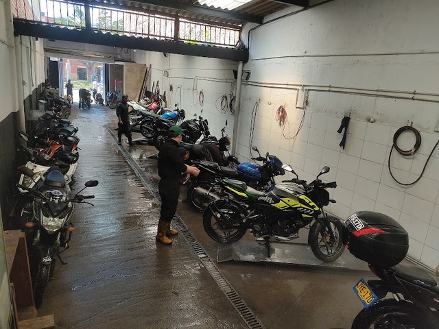 MOTO LAVADO BIKER WASH