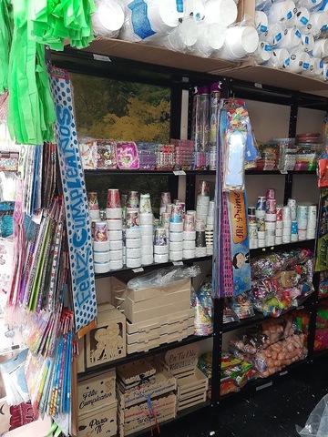 La Central Plásticos, Aseo y Variedades