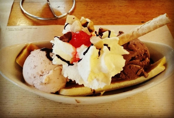 Heladería Crepes & Waffles • Titán Plaza 3 Piso