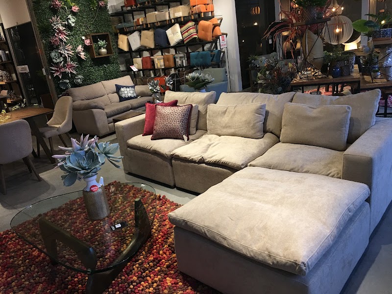 Muebles y Accesorios - Megatienda 12 de Octubre