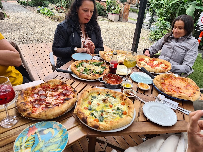 Famiglia Pizzería