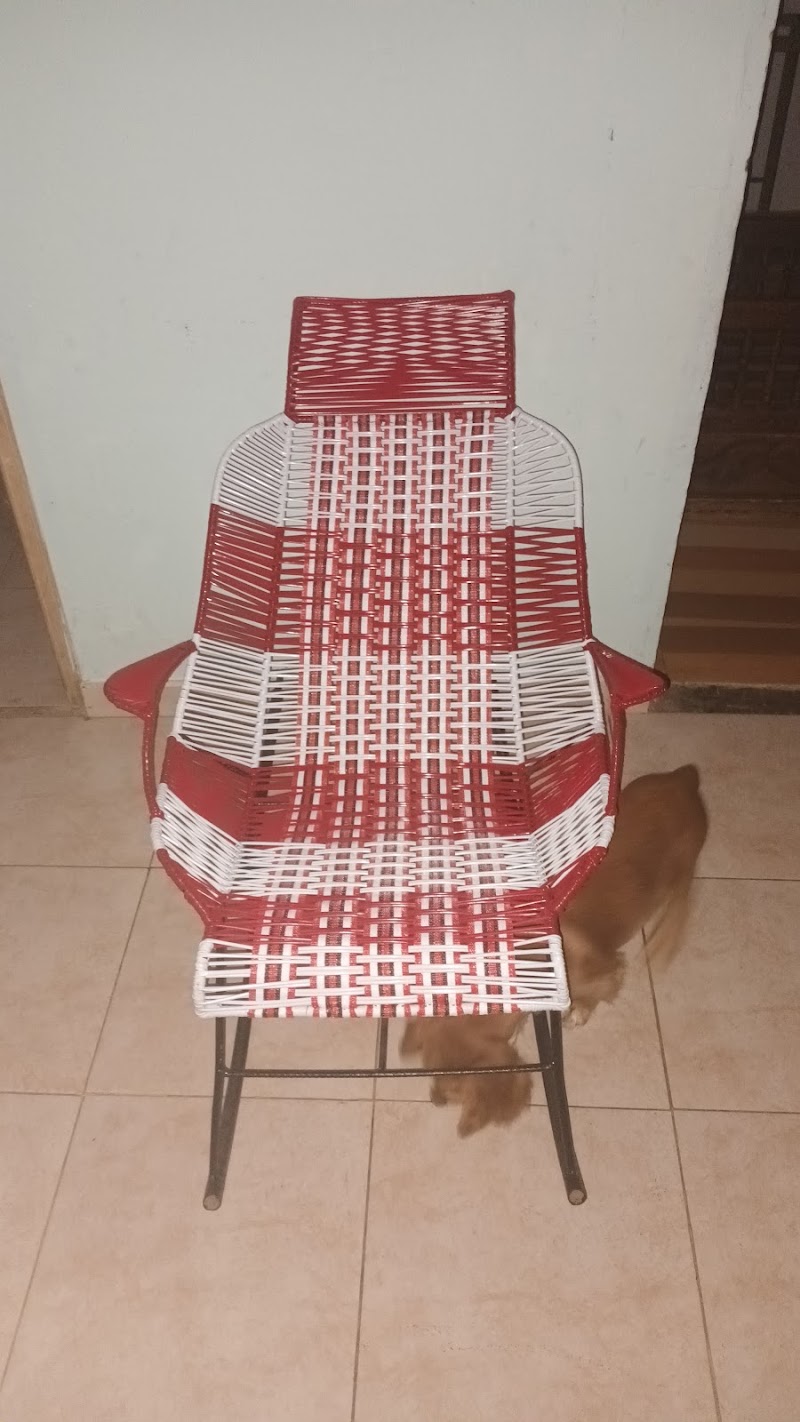 Muebles tejidos en mimbre