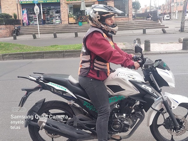 Academia de Conducción Aprenda a Conducir Club Normandía