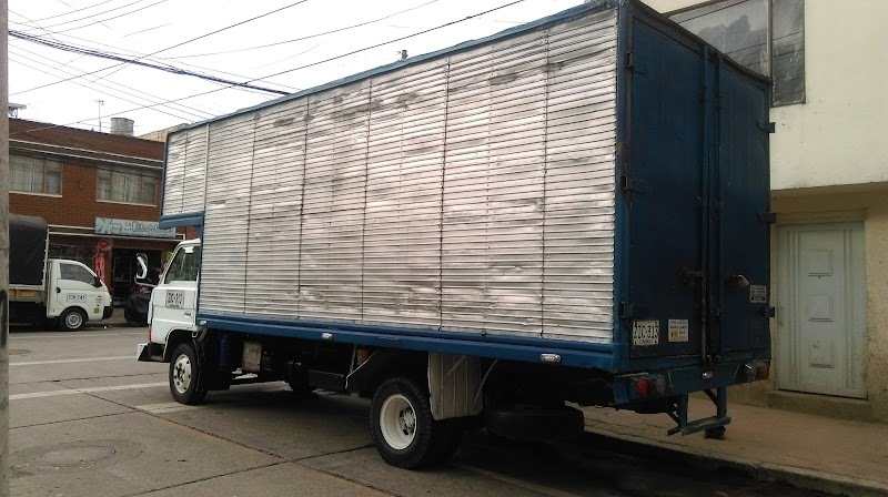 ACARREOS MUDANZAS Y TRASTEOS