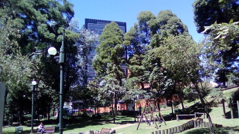 Los Rosales Park