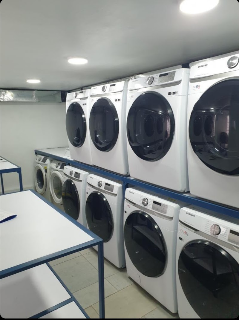 Stinky's Laundry Provenza