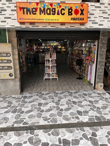 Piñateria The Magic Box