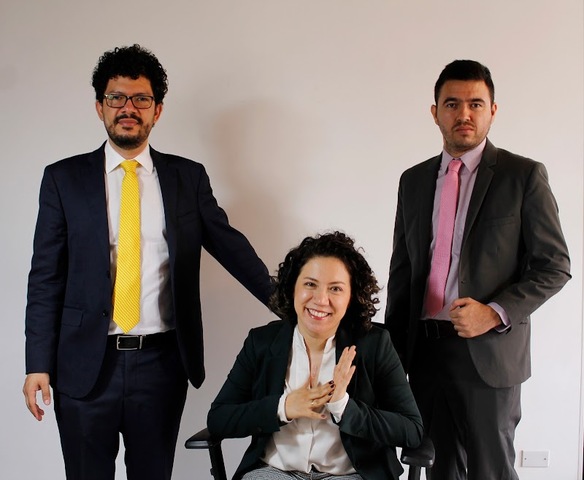 Mauricio Urquijo y Abogados