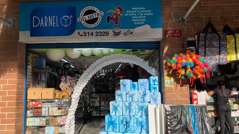 Plásticos y Desechables del Metro