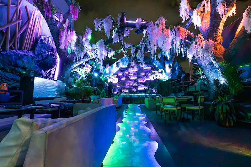 Alien Lounge