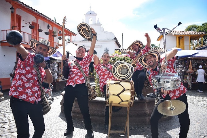 Aguapachá Eventos - Música y producción de eventos, Bodas en Medellín, orquesta crossover, chirimía y papayera en Medellín