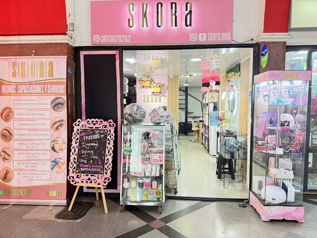 SKORA TIENDA Y ACADEMIA DE CEJAS & PESTAÑAS