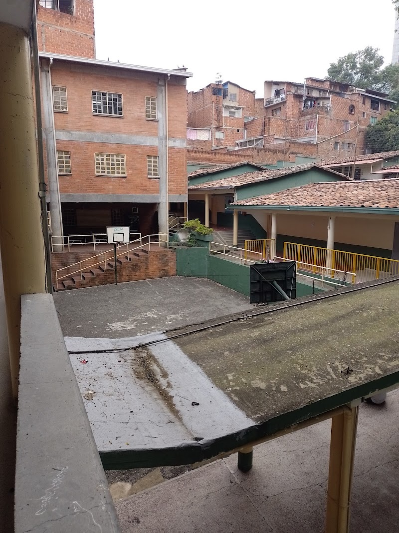 Institution Juan de la Cruz Posada