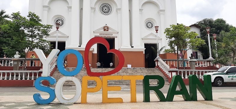 Transporte Ejecutivo y Turístico - EXPRESO - GABRIEL ARANGO / Executive Transportation Transfers & Tourism