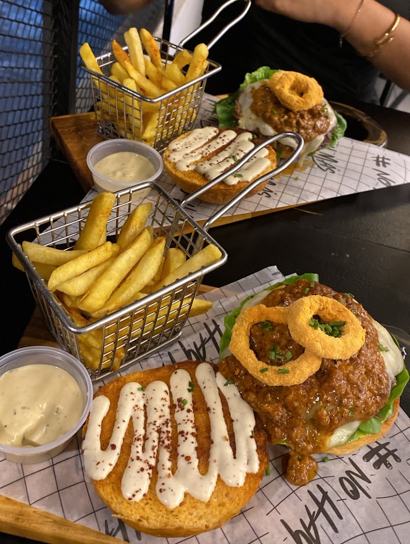 LF Burger - Sede Laureles