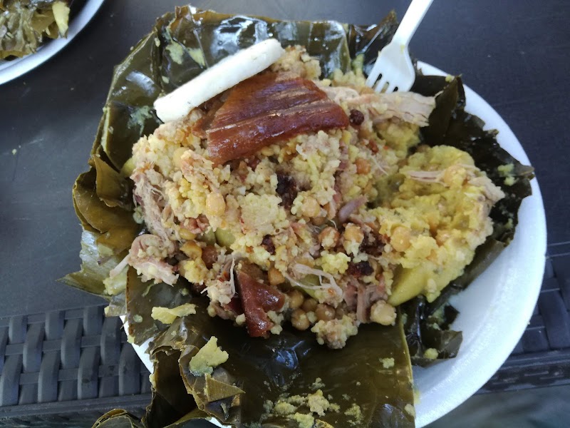 Tamales y Lechona