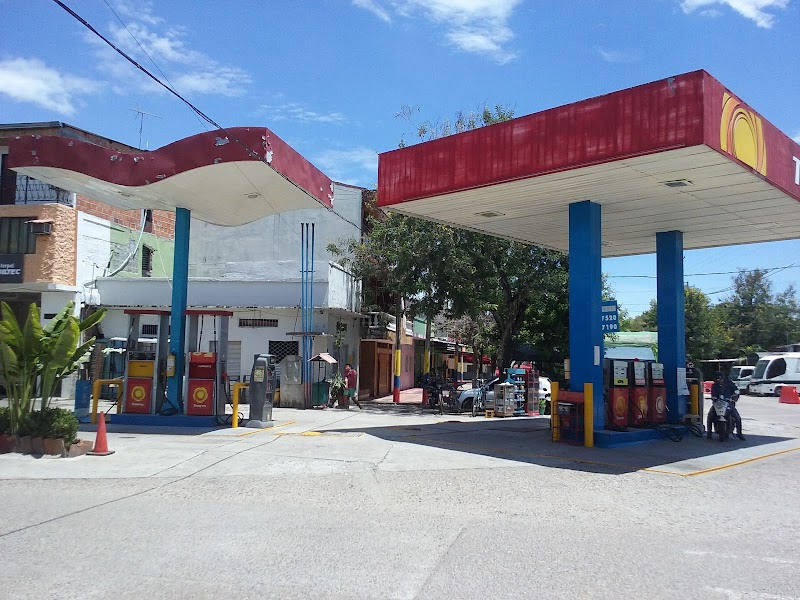 Estació De Servicio La Porteña