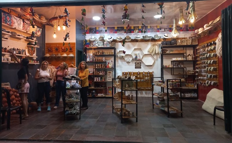 ARTRAVI ARTESANIAS Y TRADICION DE LA VILLA