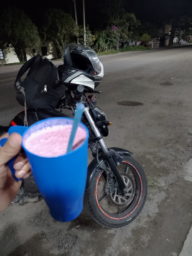 Lavado de coches y restaurante