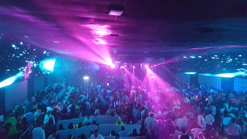 Living Night Club