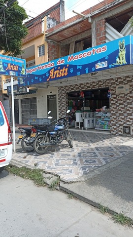 Supertienda de mascotas Aristi