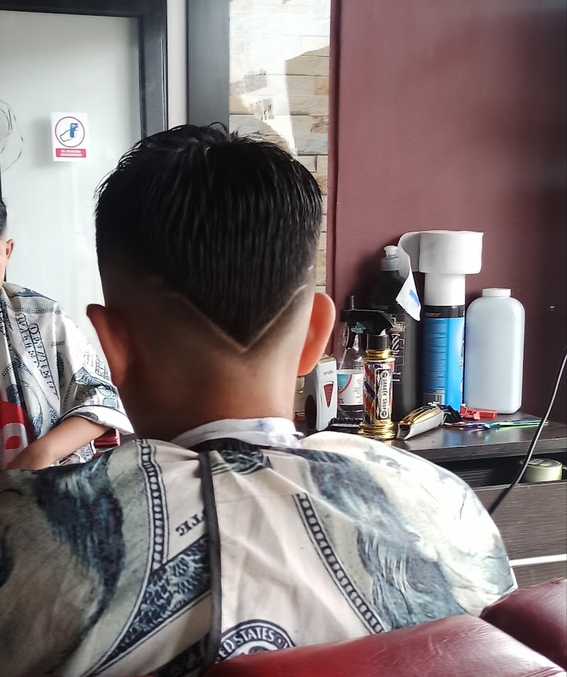 PHOENIX ELEGANCE BARBERÍA
