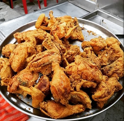 Pollo a la Brasa "Punto. Rojo"