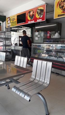 MAUROS ASADERO Y RESTAURANTE