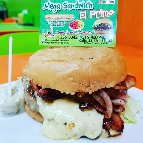 Mega sandwich El Primo
