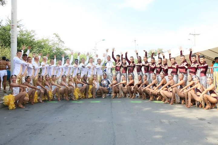 Academia De Baile Esencia Latina