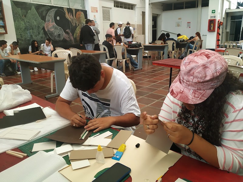 Fundación Academia De Dibujo Profesional
