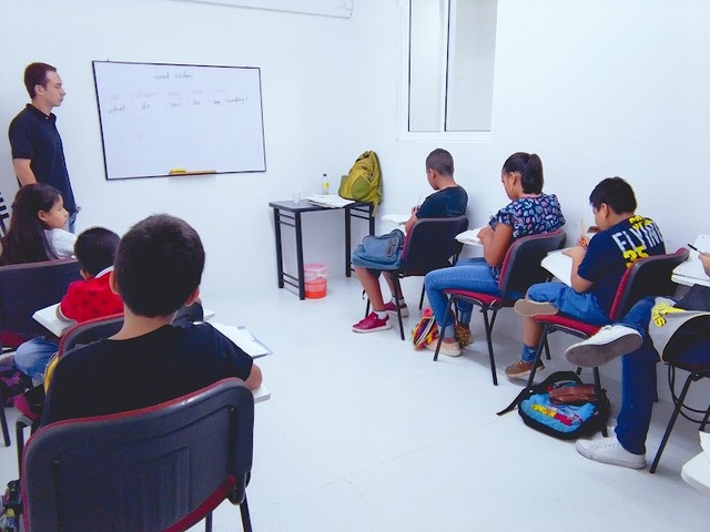 Living English Academy