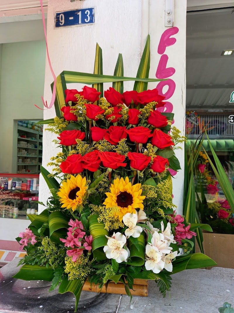 Floristería Angeluz Cali 🌺 Arreglos Florales: Bouquets de rosas y Coronas Fúnebres 🌼 Floristerías en Cali 💐
