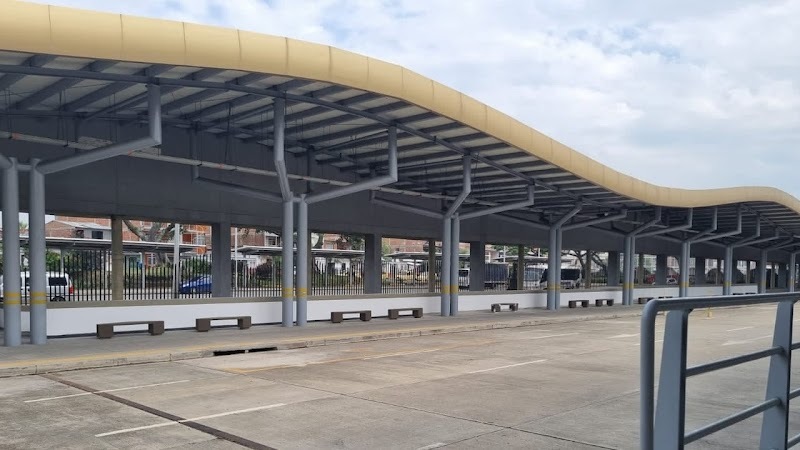 Terminal MIO Paso del Comercio