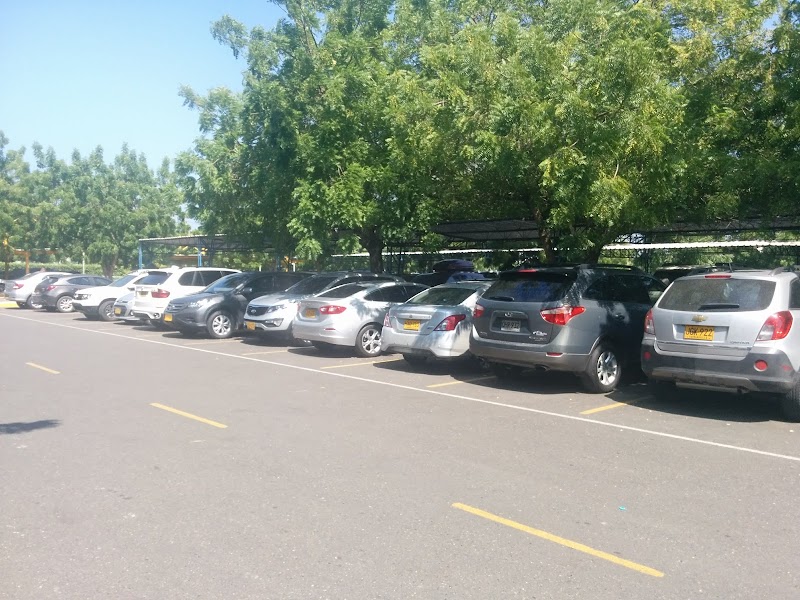 Parqueadero Aeropuerto ESTACIONAMOS SAS