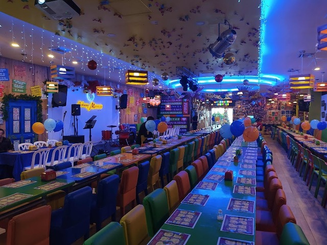 Johnny Maracas | Restaurante Bar, Karaoke