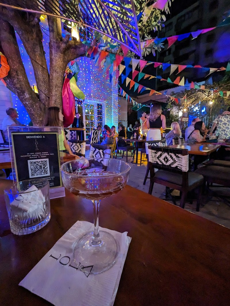 Lola Bar