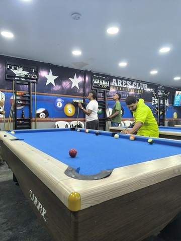Club de billar y estadero cuatro esquina