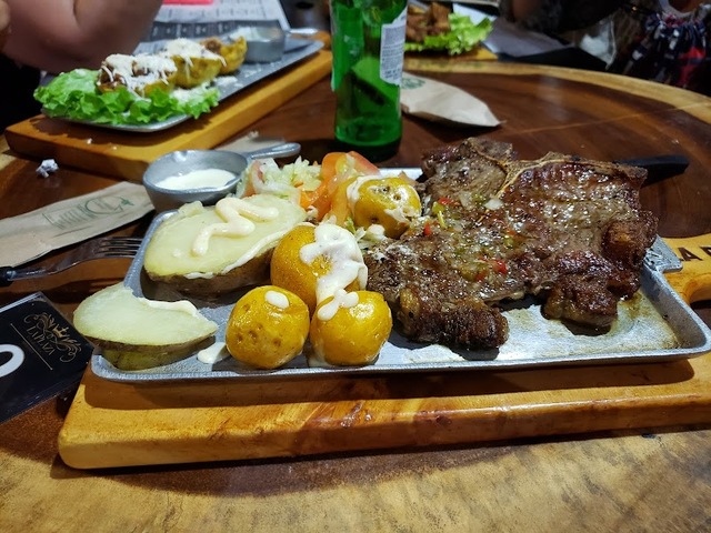 La Plaza Santa Marta