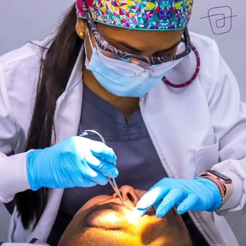 Adriana Rodriguez / Odontologia Especializada
